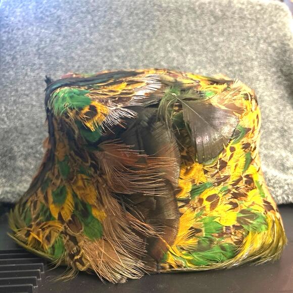 1970s Feather Hat Made by Debette New York Mid Century Style Vintage - Picture 2 of 11